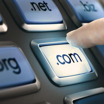 .com ve .net alan adı uzantılarının kullanım amaçları ve SEO farkları karşılaştırması